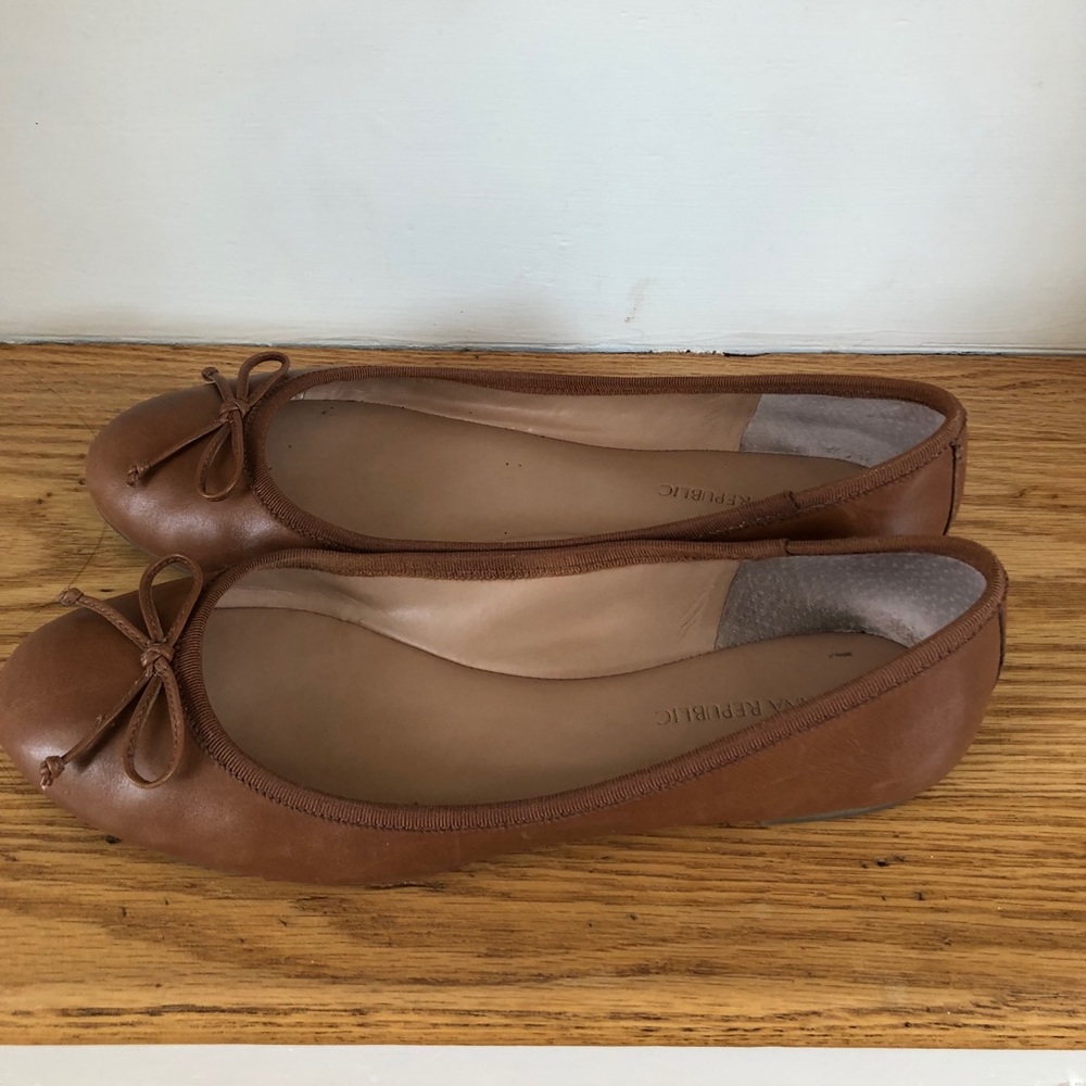 Banana republic ballet flats